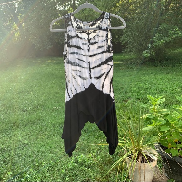 WD.NY Flowy Asymmetrical Black & White Tie dye Rayon Blend Tank top Size Medium - Picture 5 of 13